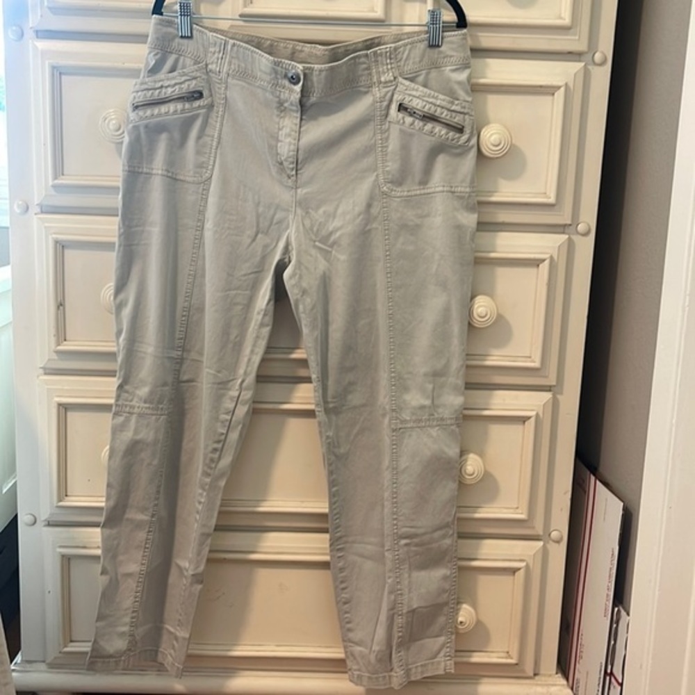 Euc Chico’s Ladies Ankle Pants.